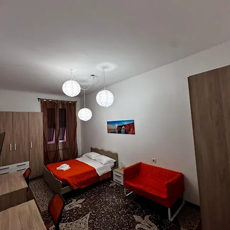 Apartment Wow 3 - 175 Mq - Posteggio Privato - Davanti Porto Traghetti - Fino A 10 Posti Letto *