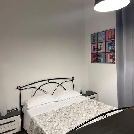 Wow 3 - 175 Mq - Posteggio Privato - Davanti Porto Traghetti - Fino A 10 Posti Letto Apartment Genoa