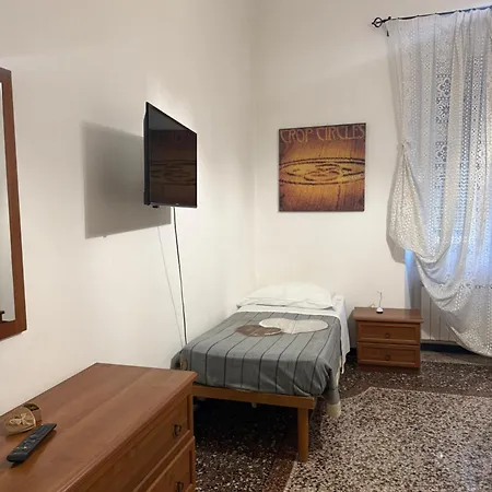 Wow 3 - 175 Mq - Posteggio Privato - Davanti Porto Traghetti - Fino A 10 Posti Letto Genoa
