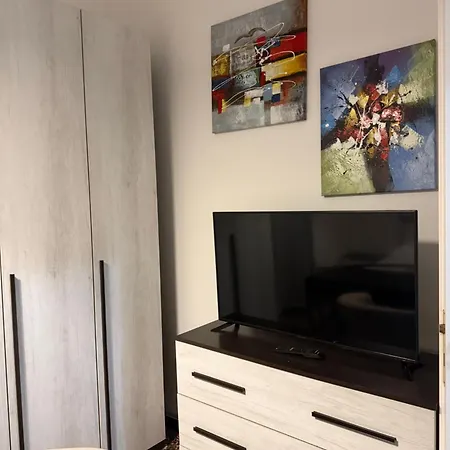 Wow 3 - 175 Mq - Posteggio Privato - Davanti Porto Traghetti - Fino A 10 Posti Letto Apartment Genoa